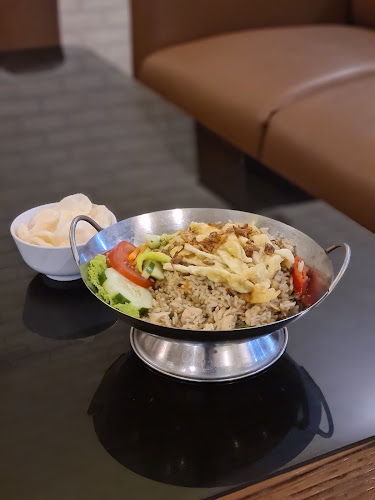 Opinii despre Wardhani Resto în Surabaya - Gastronomi dan perhotelan