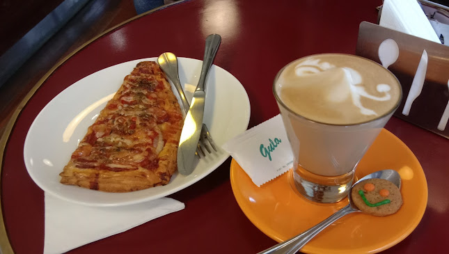 Le Cafe Gourmand - Gastronomi dan perhotelan