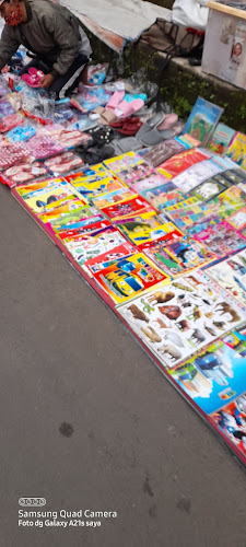 Pasar tumpah DEMAK(depan Makam)