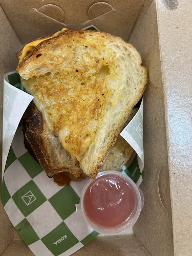 Koma Point - Gastronomi dan perhotelan