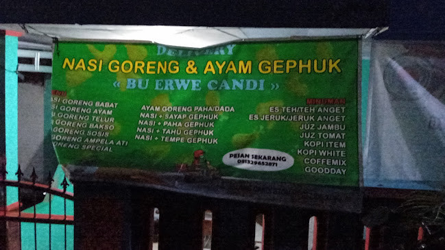 Nasi goreng dan ayam gepuk Bu Erwe