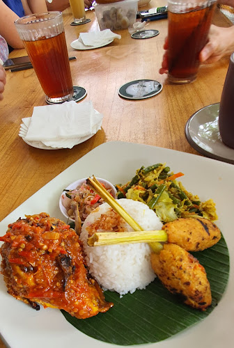 Comentarii opinii despre Emerald Tree Resto & Coffee Bar