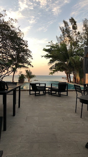 Beer and Barrel Kitchen n' Lounge - Gastronomi dan perhotelan