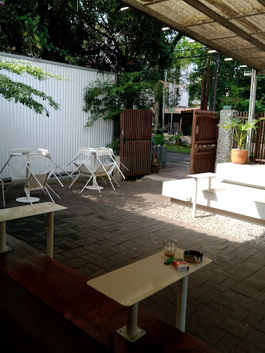 Jl. Natuna No.47, Kb. Pisang, Kec. Sumur Bandung, Kota Bandung, Jawa Barat 40112