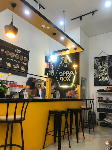 Opinii despre OPPA BOX în Kota Padang - Gastronomi dan perhotelan