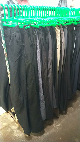 Opinii despre Dwi out door în Kota Medan - Gastronomi dan perhotelan