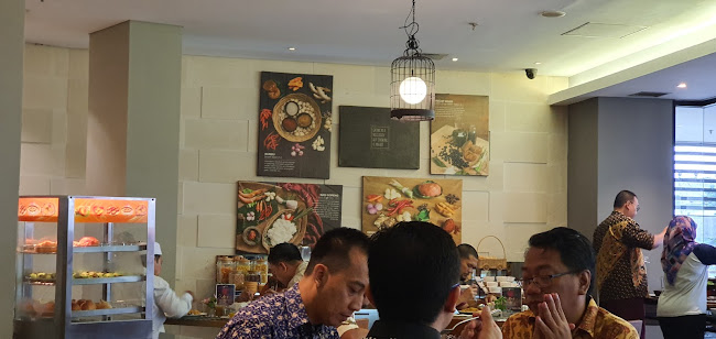 Rumah Makan Masakan Padang Murah Meriah - Gastronomi dan perhotelan