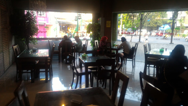 Jl. Jend. Urip Sumoharjo No.93, Kepatihan Wetan, Kec. Jebres, Kota Surakarta, Jawa Tengah 57129