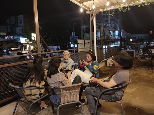 Opinii despre Warkop Naik Kelas Sawangan în Kota Depok - Gastronomi dan perhotelan