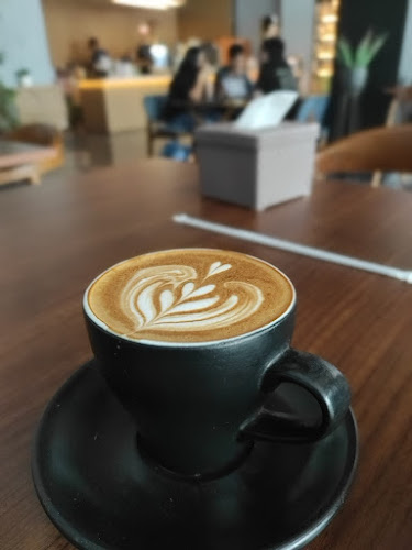 Comentarii opinii despre Loteng Cafe Modernland