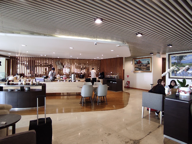 Bandara Soekarno Hatta Terminal 2F, RT.001/RW.010, Pajang, Kec. Benda, Kota Tangerang, Banten 15126