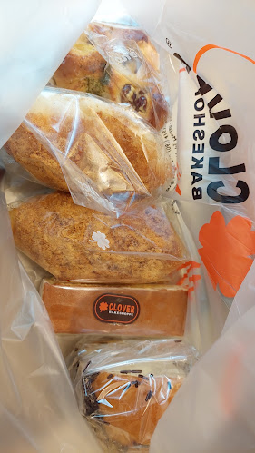 Clover Bake Shoppe - Gastronomi dan perhotelan