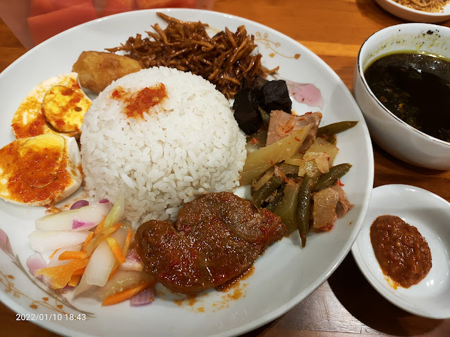 MAMA Toko Kue dan Es Krim - Kota Makassar