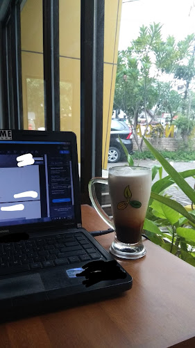 Coffee Toffee Airlangga Corner - Gastronomi dan perhotelan