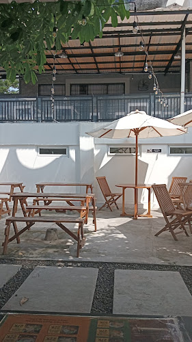 La Publika - Gastronomi dan perhotelan