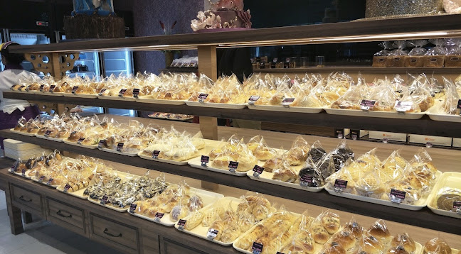 Clover Bake Shoppe - Kota Medan