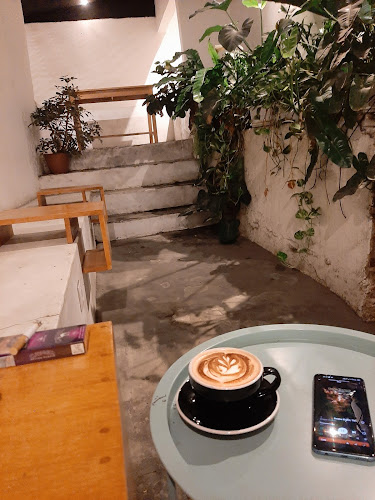 Cartel Caffe - Gastronomi dan perhotelan