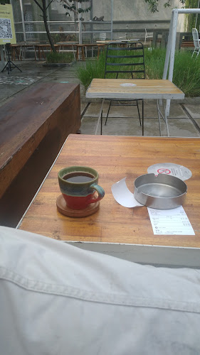 Opinii despre Dadi's Coffee Garden în Kota Depok - Gastronomi dan perhotelan