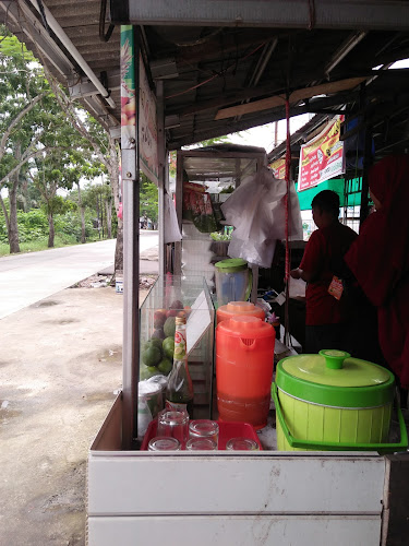 Ayam penyet & soup buah bunga cempaka medan seyang