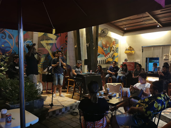 Opinii despre Mostly Jazz Brew în Kota Denpasar - Gastronomi dan perhotelan