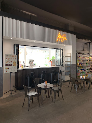 Jl. Ahmad Yani No.36, Sananwetan, Kec. Sananwetan, Kota Blitar, Jawa Timur 66137