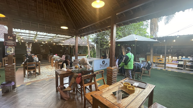 Opinii despre Mie Gacoan Kotabaru în Kota Yogyakarta - Gastronomi dan perhotelan