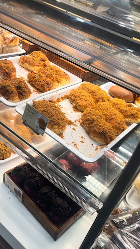 MAKO CAKE & BAKERY - Royal Plaza - Surabaya