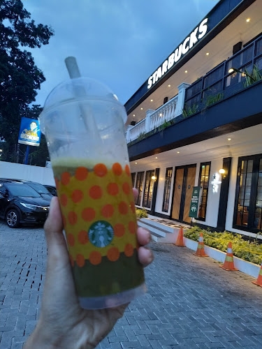 Starbucks Reserve Bogor - Gastronomi dan perhotelan