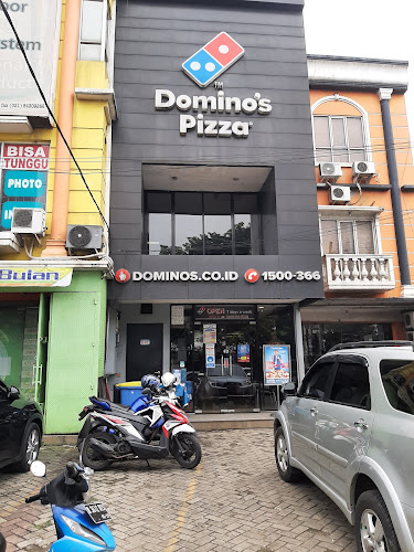 Domino's Pizza - Gastronomi dan perhotelan