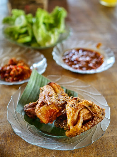 Rumah Makan Saung Babeh Setu