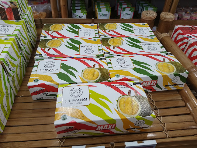 Opinii despre Siliwangi Bolu Kukus Pajajaran Pamulang în Kota Tangerang Selatan - Gastronomi dan perhotelan