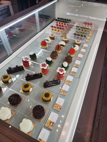 Goolali Gelato Bar & Patisserie