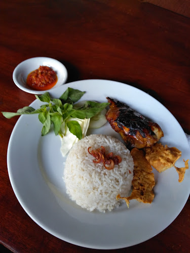 Opinii despre Kingdom Foodcourt & Coffee Toffee în Kota Gorontalo - Gastronomi dan perhotelan