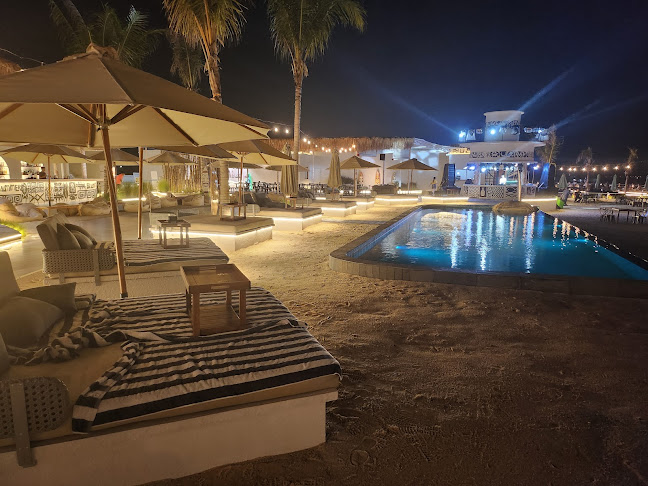 Deep Sea Beachclub - Gastronomi dan perhotelan