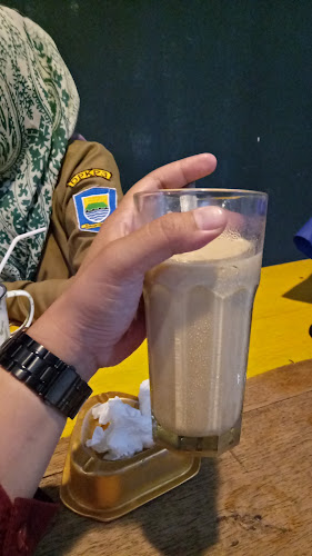 Jl. Kebon Bibit No.3, Tamansari, Kec. Bandung Wetan, Kota Bandung, Jawa Barat 40116