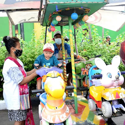 Opinii despre Pasar minggu pagi semarang în Kota Semarang - Gastronomi dan perhotelan