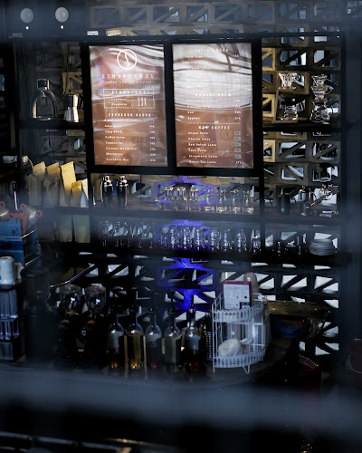 Ethyphenol Coffee and Entertain - Gastronomi dan perhotelan