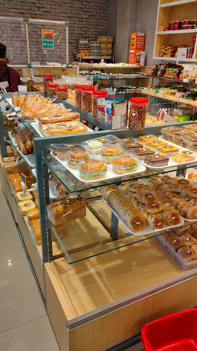 Jl. Daan Mogot No.44, Tikala Baru, Kec. Tikala, Kota Manado, Sulawesi Utara