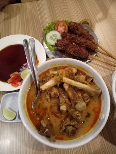 Opinii despre Sate House Bogowonto în Surabaya - Gastronomi dan perhotelan