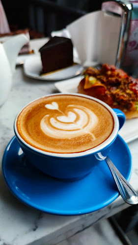 Sam's Pattiserie, Boulangerie, and Desserts - Gastronomi dan perhotelan