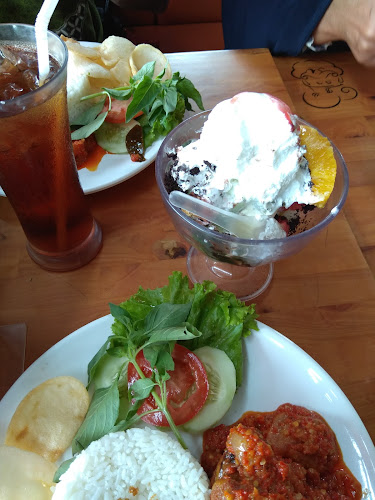 Opinii despre Mr.Brewok Cafe & Resto în Kota Pekanbaru - Gastronomi dan perhotelan