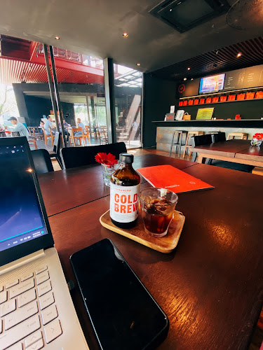 Area Komersial Graha Famili, Jl. Mayjend. Jonosewojo, Babatan, Wiyung, Surabaya, East Java 60226