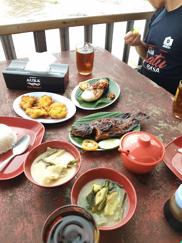 Comentarii opinii despre Saraba Nyaman Floating Restaurant