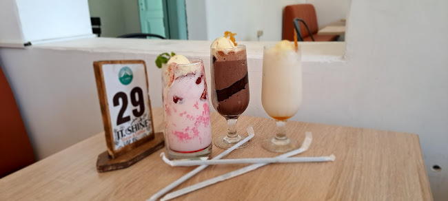 Opinii despre JT.SHINE în Kota Mojokerto - Gastronomi dan perhotelan