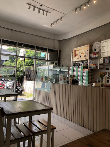 Opinii despre Brainssuck Coffee & Donuts în Kota Magelang - Gastronomi dan perhotelan