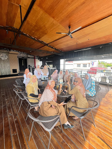 Opinii despre Aryo Cafe Bengkulu în Kota Bengkulu - Gastronomi dan perhotelan