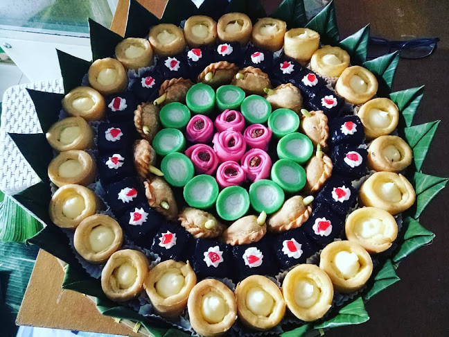 Opinii despre Jajanan Pasar Mbak Buch în Kota Mataram - Gastronomi dan perhotelan