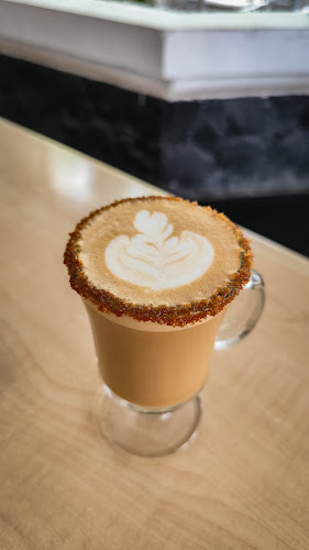 Tjimanoek Koffie & Meals (Koffie, Meals, Billiard & Breakfast)