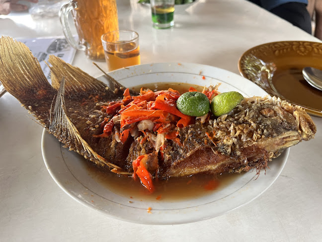 Opinii despre Rumah Makan Saung Babeh Setu în Kota Tangerang Selatan - Gastronomi dan perhotelan