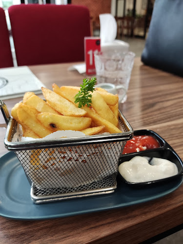 de'Clan Resto & Cafe Depok